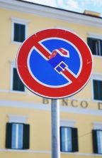 Haga click para ver la imagen ampliada prohibido cinturon.jpg